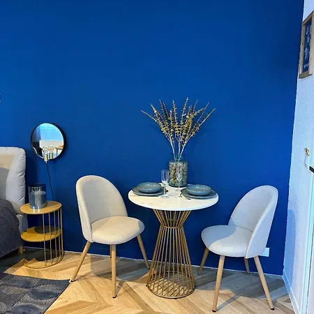 Evasion Bleu Champagne & Son Parking Prive Daire