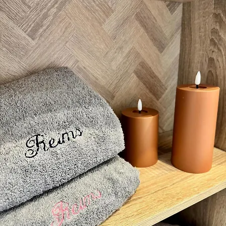 Evasion Bleu Champagne & Son Parking Prive